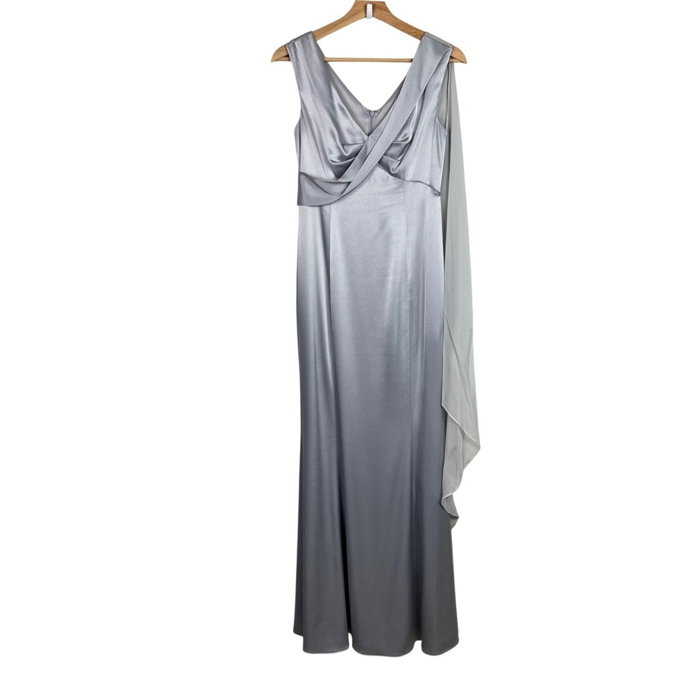 Platinum Laundry‎ by Shelli Segal Silver Silk Draped Gown Formal Size 4